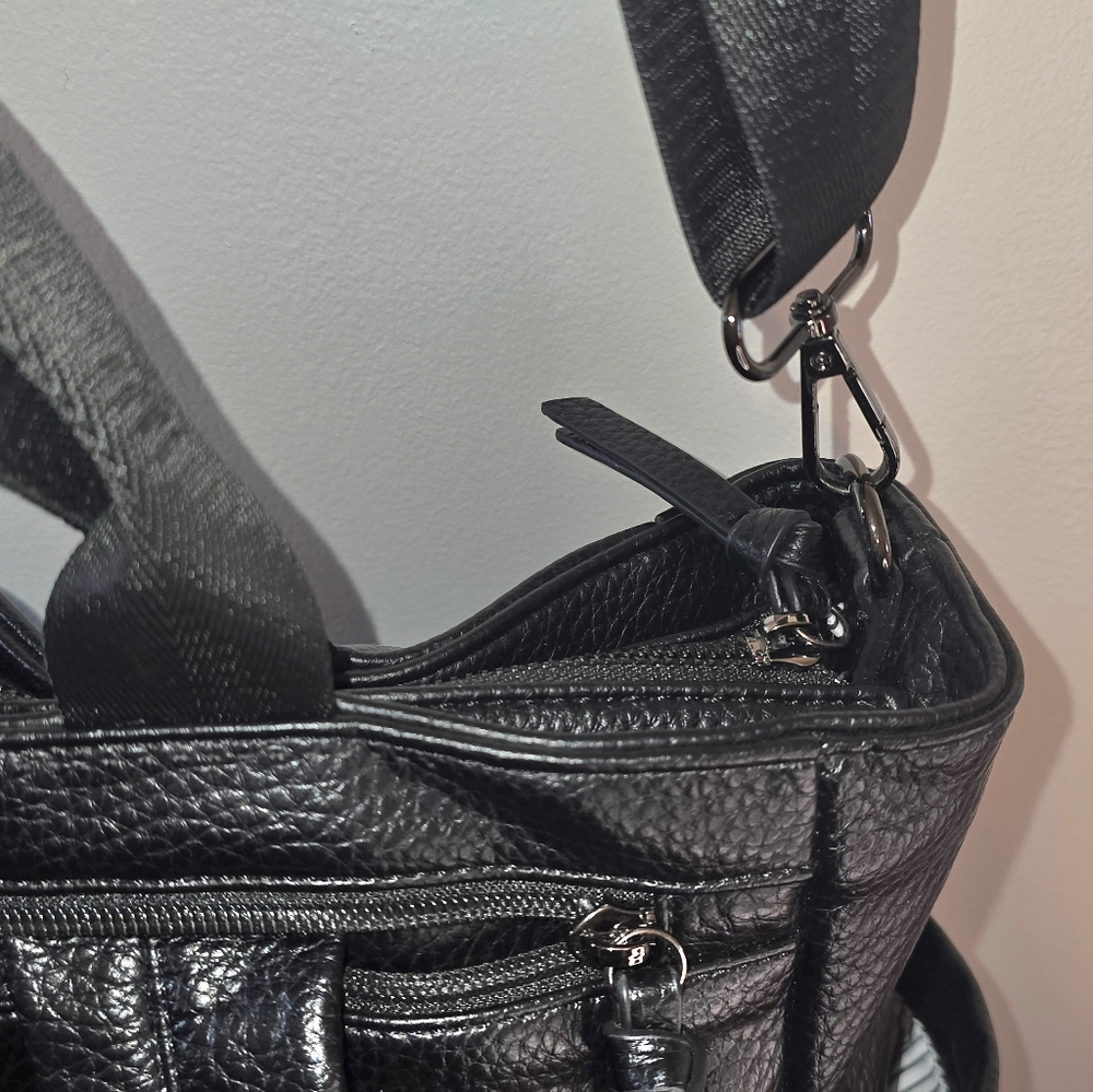 Louenhide NWOT Bronx Vegan Leather Black Backpack - Picture 6 of 16